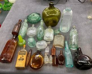 COLLECTION EARLY BOTTLES AND JARS