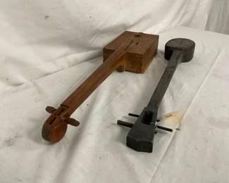 MEASURES 22-23 INCHES
