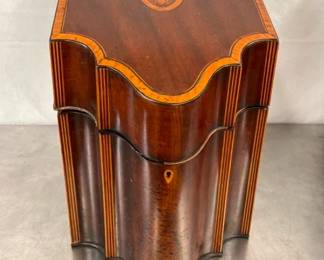 VINTAGE MAH. INLAID KNIFE BOX 10X15