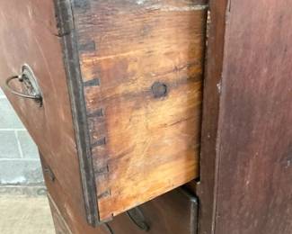 DOVETAILED DRAWERS