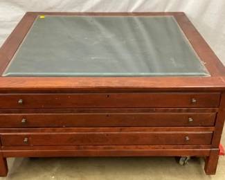 NICE BOB TIMBERLAKE COFFEE TABLE