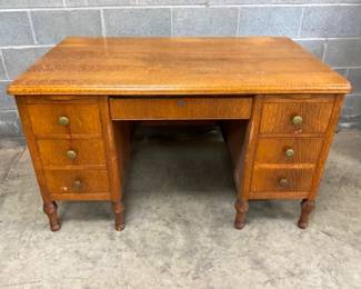 OAK 1/4 SAWN DESK
