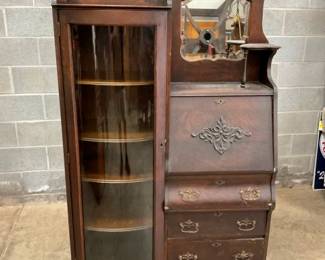 1/4 SAWN OAK SECRETARY W/CURVED GLASS