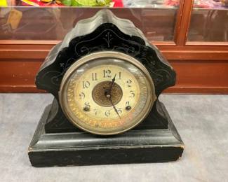 EARLY METAL CASE VINTAGE MANTEL CLOCK