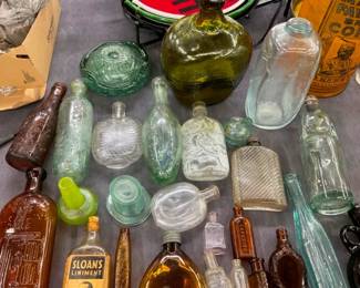 COLLECTION EARLY BOTTLES