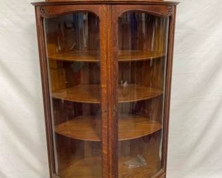 UNUSUAL OAK CORNER CHINA