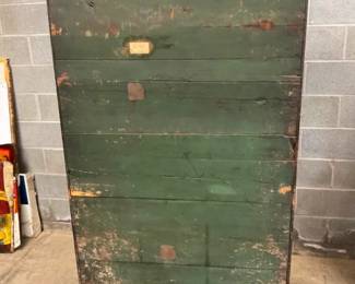 BACKVIEW SHERIDAN CHEST