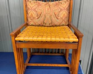 NICE MID CENTURY CHAIR 22 1/2X32