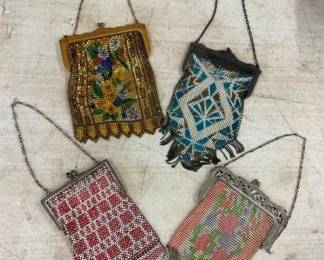 COLLECTION VICTORIAN MESH PURSES