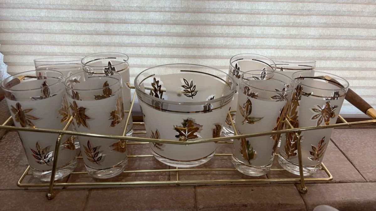 001 1960s Libbey Frosted Gold Leaf Drinking Glasses