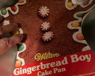 Wilton Gingerbread Boy Cake Pan
