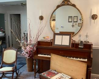 Piano, large mirror