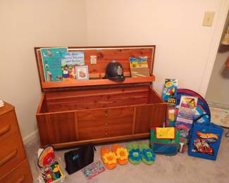 Lane MCM cedar chest