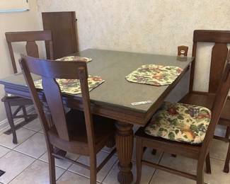 Antique Table w/ 4 chairs/glass top, leaves
