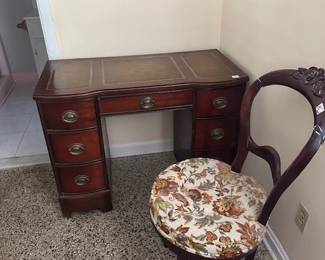 Desk/Chair (chair as is)