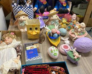 Various holiday decor Easter thru Christmas and more. Way to much to show. 