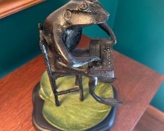 Bronze Frog Sculpture 