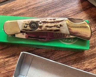 High-end collectible pocket knife