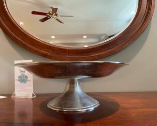 Brushed nickel pedestal bowl
