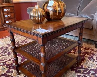 Ethan Allen Brent Accent Table, Round Ceramic Vase, Ethan Allen Lahore Rug
