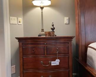 Thomasville Side Table A (BL), Table lamp
