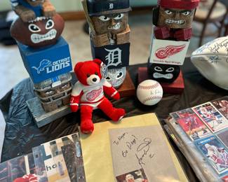 Detroit: Redwings, Tigers, Lions