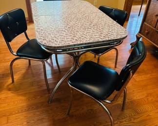 MCM Formica Table , 1 Leaf, 4 Chairs