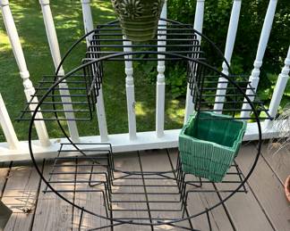 MCM Circular Wire Plant Stand