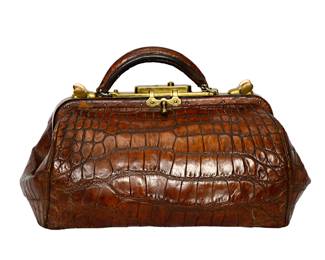 135  ANTIQUE ALLIGATOR ENGLISH DOCTORS BAG IN GOOD CONDITION