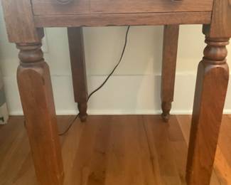 Nice One Drawer Table