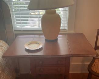 Nice Drop Leaf table