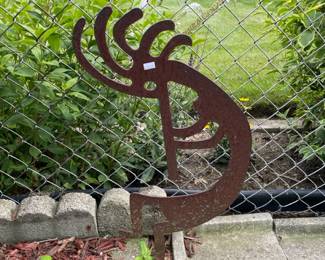 Various outdoor décor