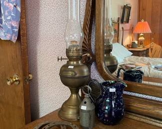 Goldfield Hotel Oil Lamp, Horse Shoes