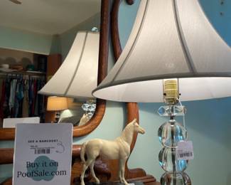 Glass Orbshite Table Lamp, White horse scotch figure