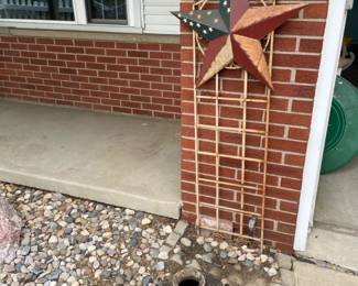 Patriotic vine trellis, Outdoor ceramic jug