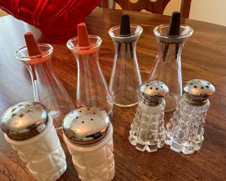 Fenton Salt Pepper, Vintage Pyrex Salt Pepper