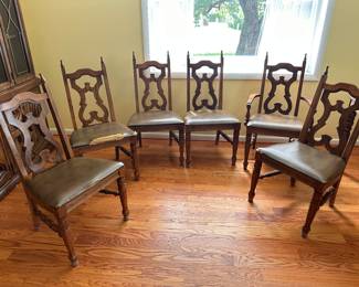 Bassett Chalice Pecan Dining Chairs (6)