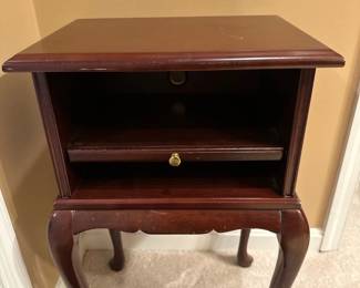 Ethan Allen accent table