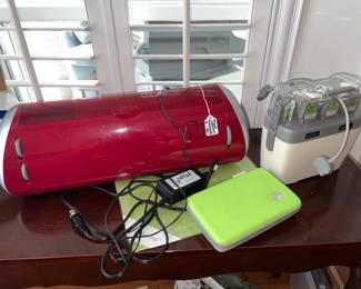 $150 all cricut expression w/6 cartridges