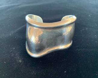 Vintage Tiffany Elsa Peretti sterling cuff bracelet, small size