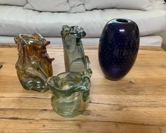 Richard Eickholt studio art glass vase (at right)