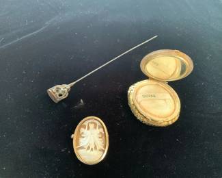 Edwardian fancy hat pin, Victorian cameo pendant/brooch and vintage compact
