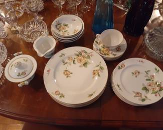 Lynmore Fine China "Golden Rose" - Japan