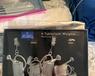 Tablecloth weights
