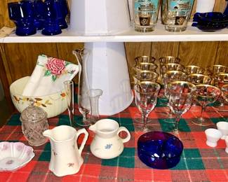 Vintage glass and ceramic collectibles, Tea Leaf Ironstone bowl has rim chip