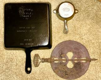 Wagner Ware Bacon & Egg Breakfast cast iron skillet, Wagner Ware cast iron ashtray, Griswold stove damper