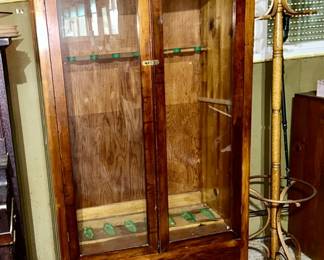 Pine gun cabinet, coat/hat rack