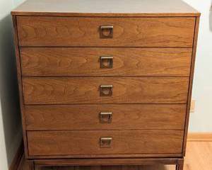 Vintage Mid Century Modern Five Drawer Dixie Wood Dresser.
