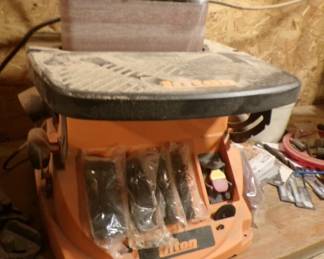 TITON BELT SANDER