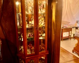 Curio and More Beautiful Decor